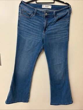 Hollister Women's Blue Flare Jeans size 31 short size 12